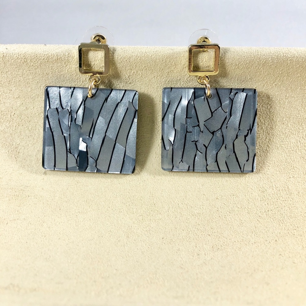 ✨Trendy Resin earrings✨
